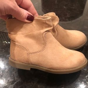 NWT Girls size 8 tan bootie